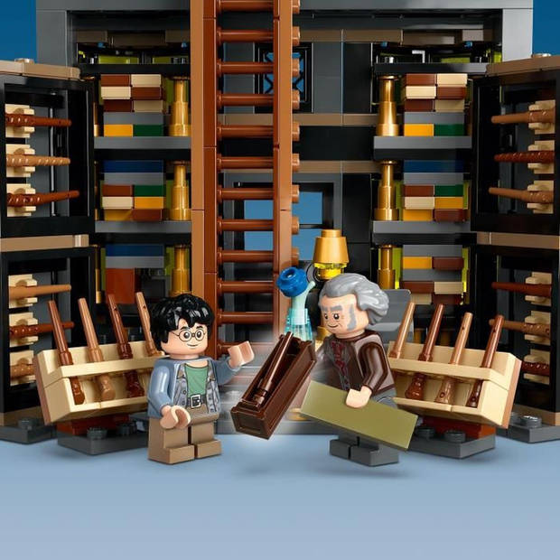 LEGO Harry Potter 76439 Olivander en Madame Guipure, confectiekleding voor magiërs en tovenaars