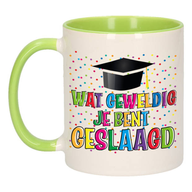 Bellatio Decorations Geslaagd cadeau mok - groen - Geweldig Geslaagd - Ca. 300 ml - feest mokken