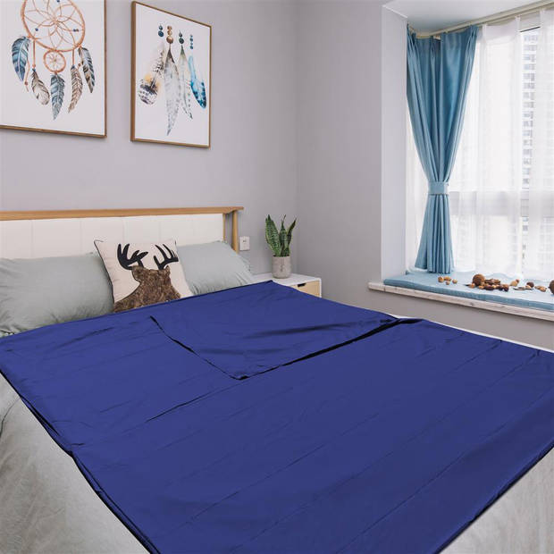 Intirilife polyester slaapzak 115 cm x 210 cm in donkerblauw - lichtgewicht reislaken met opbergtas