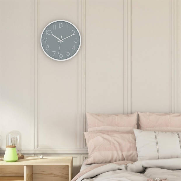 Intirilife wandklok in wit - grijs met 30,5 cm diameter - praktische tijdweergave chronometer stijlvol voor elke kamer