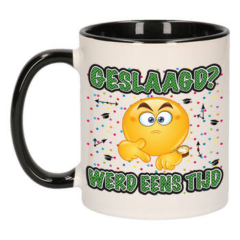 Bellatio Decorations Geslaagd cadeau mok - zwart - Geslaagd? Werd eens tijd - Ca. 300 ml - feest mokken