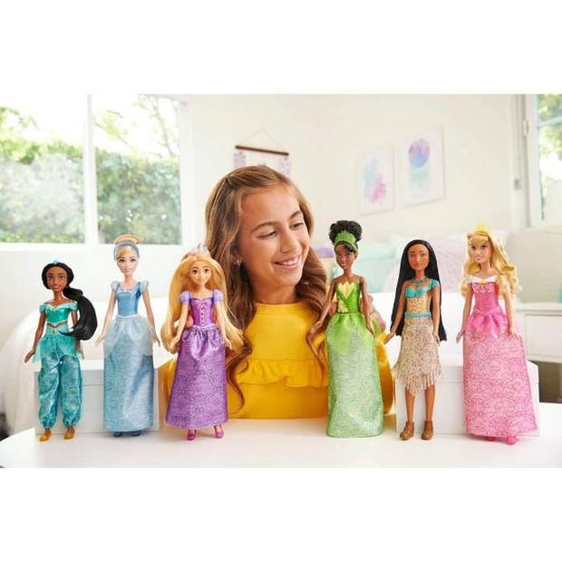 Mattel Disney Sparkling Princesses-speelset met 13 poppen met sprankelende mode en accessoires, 3 jaar, HPG74